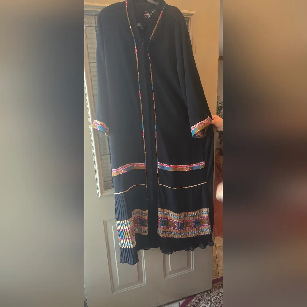 ✨ Trendy & Unique Abaya – Modern Elegance Meets Tradition ✨ - Picture 2 of 9